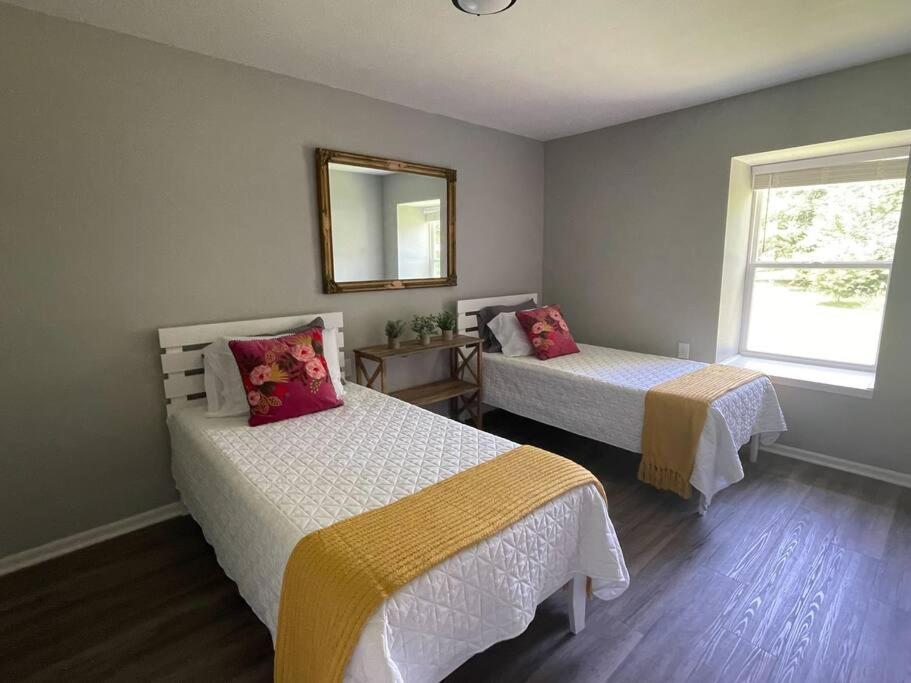 Hamilton The Deannie Apt #6 - Simple And Homey 2Bd W/ Wifi מראה חיצוני תמונה