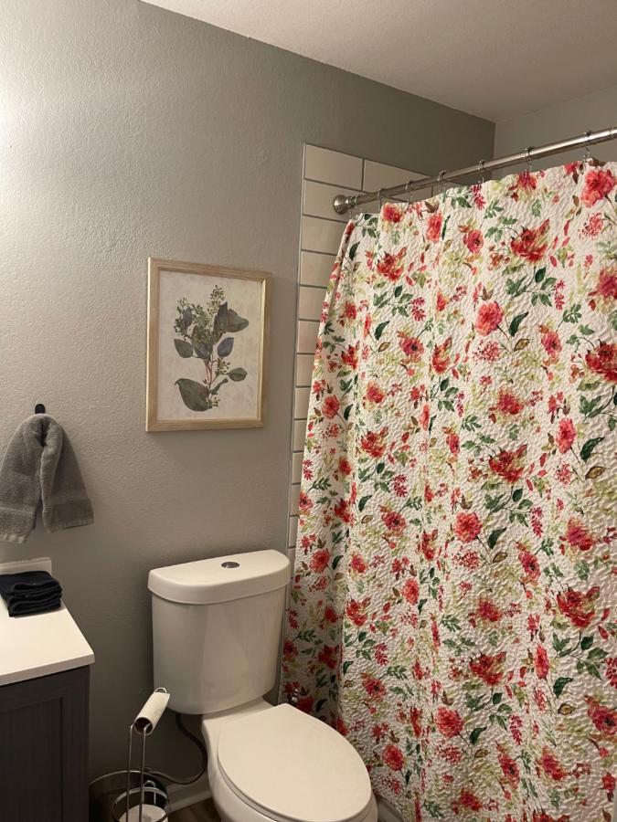 Hamilton The Deannie Apt #6 - Simple And Homey 2Bd W/ Wifi מראה חיצוני תמונה